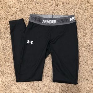Youth Medium Black Under Armour Leggings